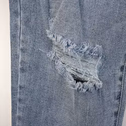 Mom Jeans SLITEN LJUS DENIM - Newplay