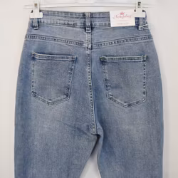 Mom Jeans SLITEN LJUS DENIM - Newplay