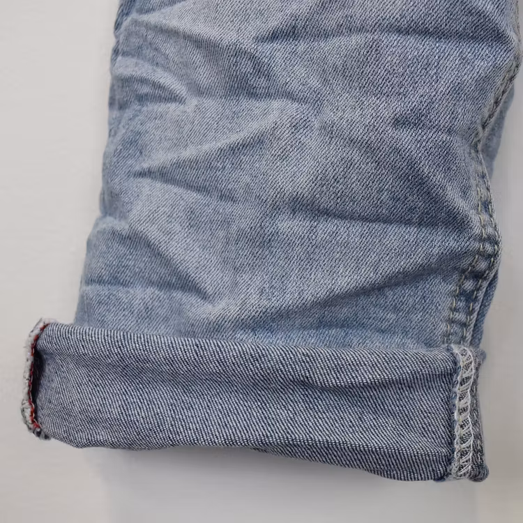 Jeans med dekorativa knappar LJUS DENIM - Place du Jour