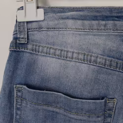 Jeans med dekorativa knappar LJUS DENIM - Place du Jour