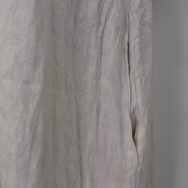 Linneklänning med spets LJUSBEIGE
