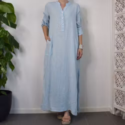 Lång linneklänning med fickor HIMMELBLÅ