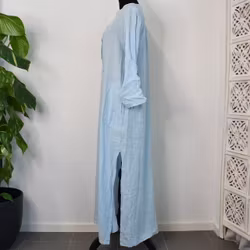 Lång linneklänning med fickor HIMMELBLÅ