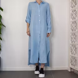 Lång skjortklänning i linne HIMMELBLÅ