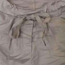 Byxa med revär LJUSBEIGE