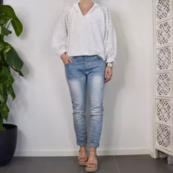 Blus med broderier VIT