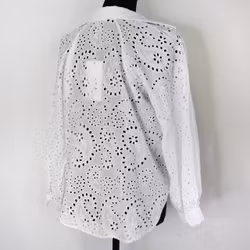 Blus med broderier VIT