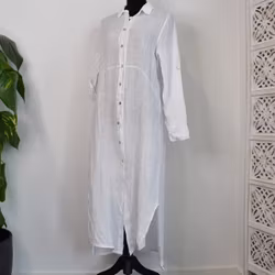 Lång skjortklänning i linne VIT