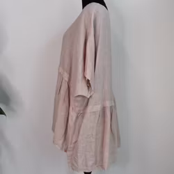 Linnetunika med volang LJUSROSA