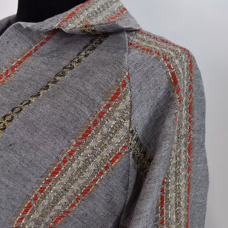 Topp Kia Med Broderier GRÅ - Nowomanslabel