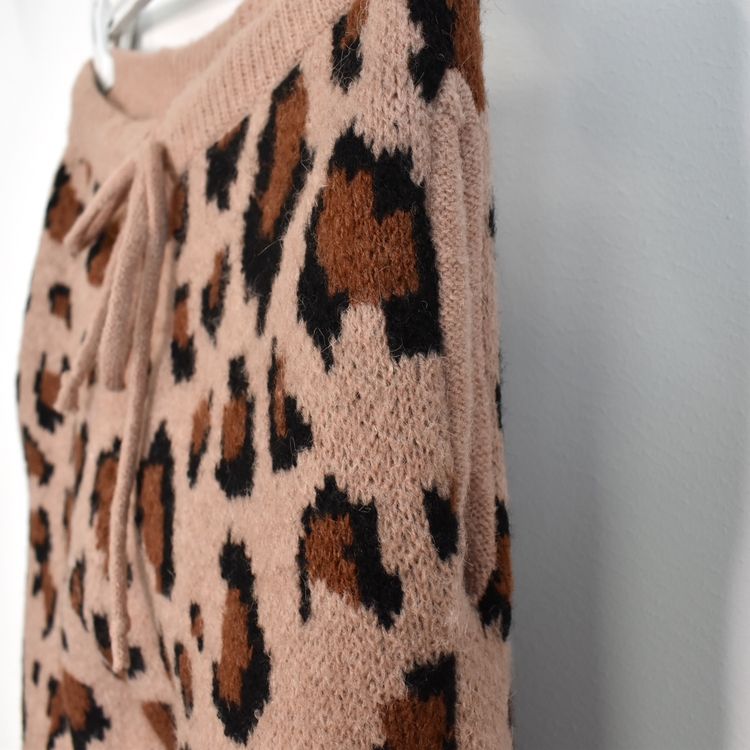 Stickad Vid Byxa Recycled LEOPARD