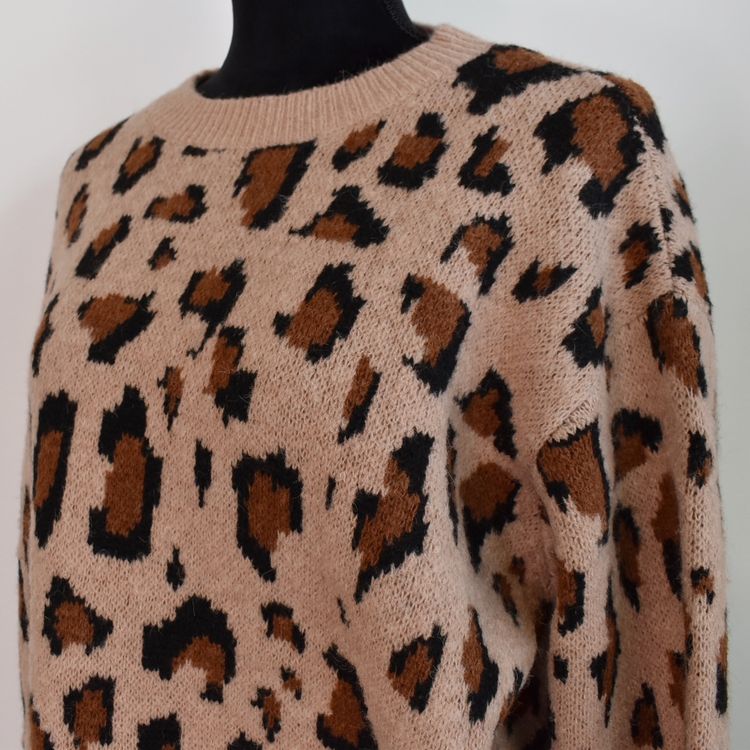 Stickad Tröja Recycled LEOPARD