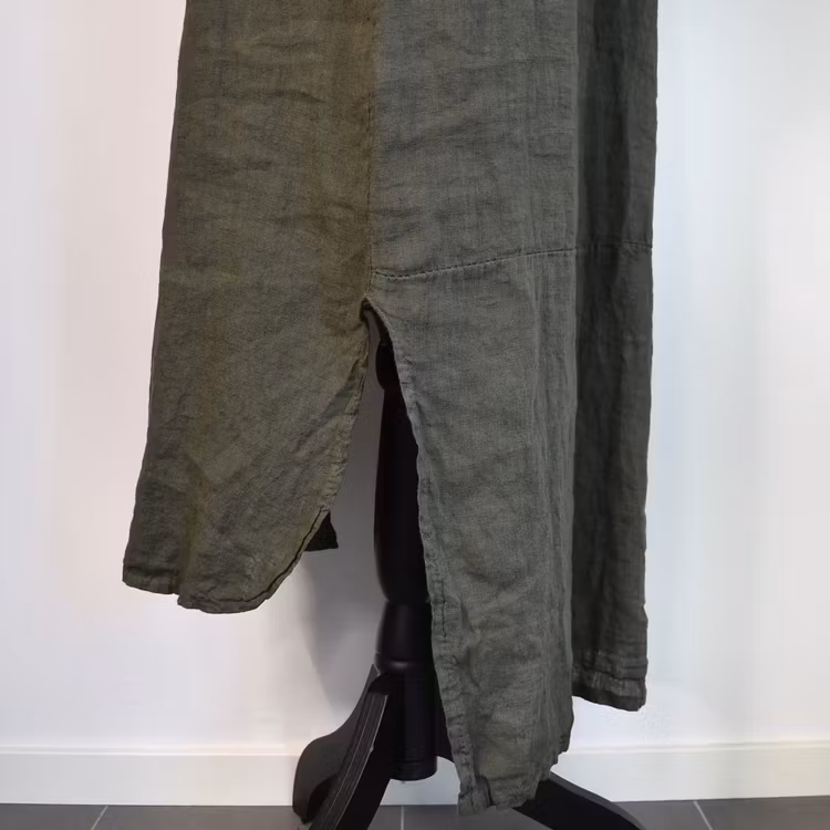 Lång skjortklänning i linne MÖRK KAKI