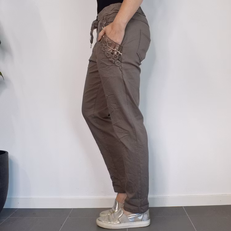 Stretchig Byxa med Spets TAUPE