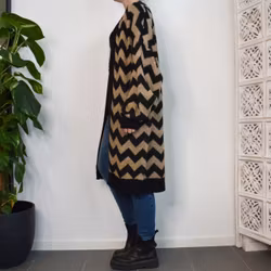 Stickad Kofta Ina Over Size SVART - Nowomanslabel