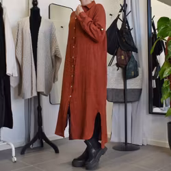 Lång skjortklänning i linne TERRACOTTA