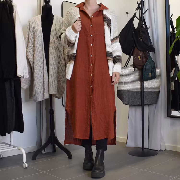 Lång skjortklänning i linne TERRACOTTA