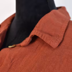 Lång skjortklänning i linne TERRACOTTA