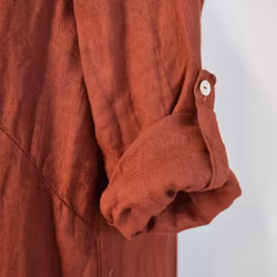 Lång skjortklänning i linne TERRACOTTA