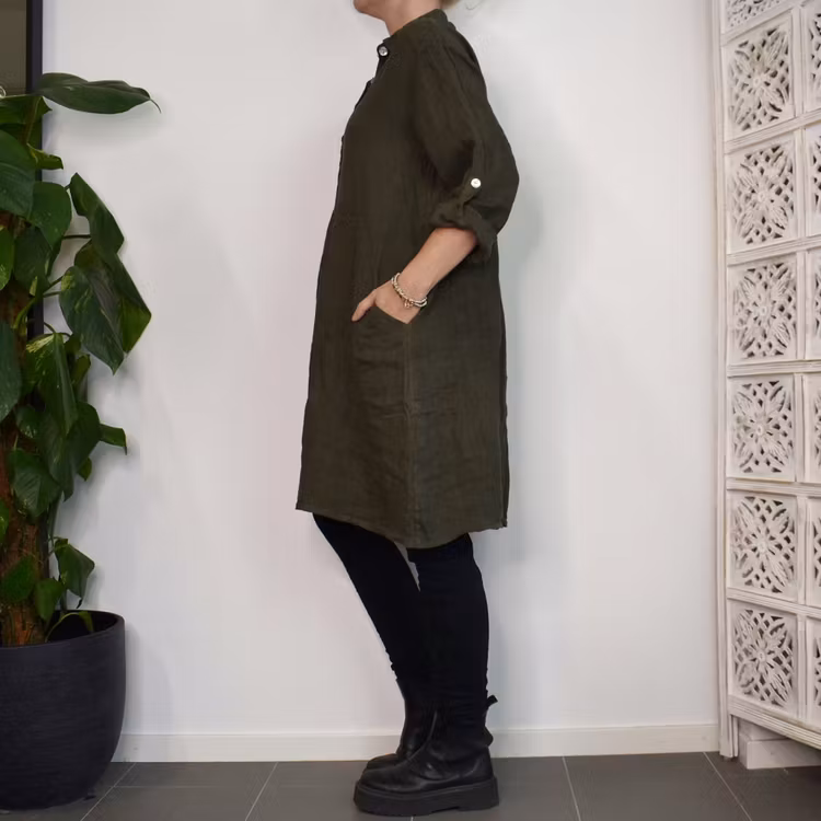 Kort skjortklänning i linne MÖRK KAKI