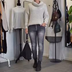 Jeans med dekorativa knappar SLITEN GRÅ - Place du Jour