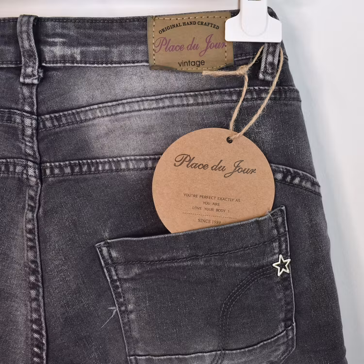 Jeans med dekorativa knappar SLITEN GRÅ - Place du Jour