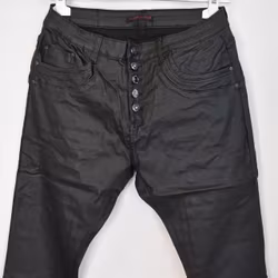 Jeans Vaxade med dekorativa knappar SVART - Place du Jour