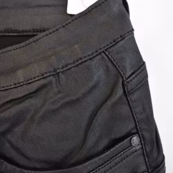 Jeans Vaxade med dekorativa knappar SVART - Place du Jour