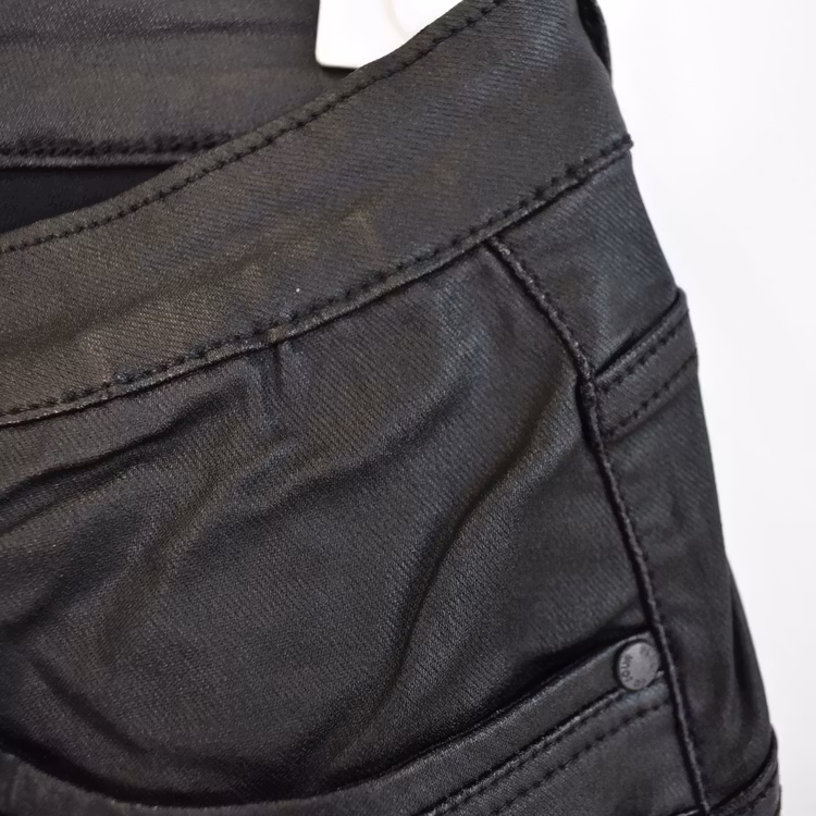 Jeans Vaxade med dekorativa knappar SVART - Place du Jour
