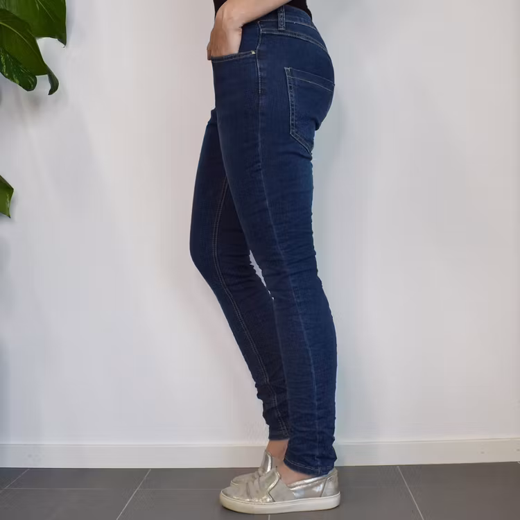 Jeans med dekorativa knappar MÖRK DENIM - Place du Jour