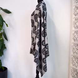 Halsduk Mönstrad GRÅ