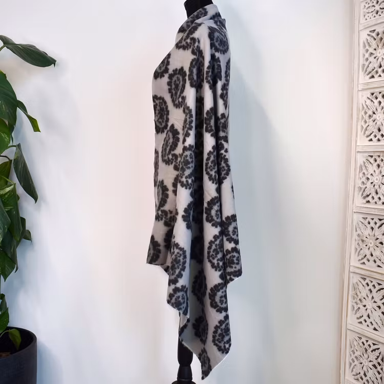 Halsduk Mönstrad GRÅ