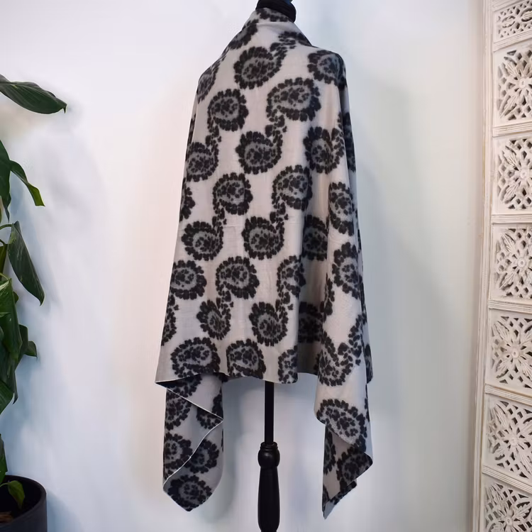 Halsduk Mönstrad GRÅ