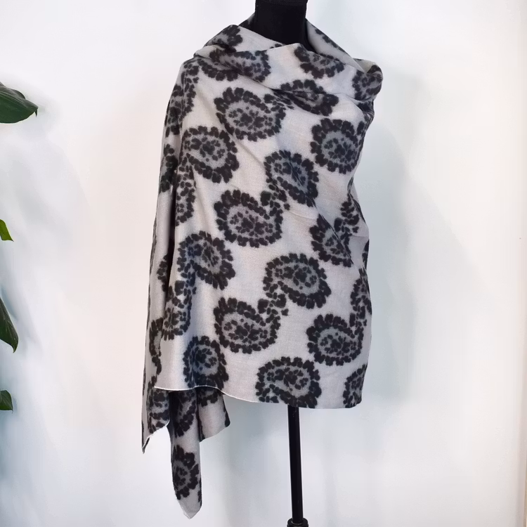 Halsduk Mönstrad GRÅ