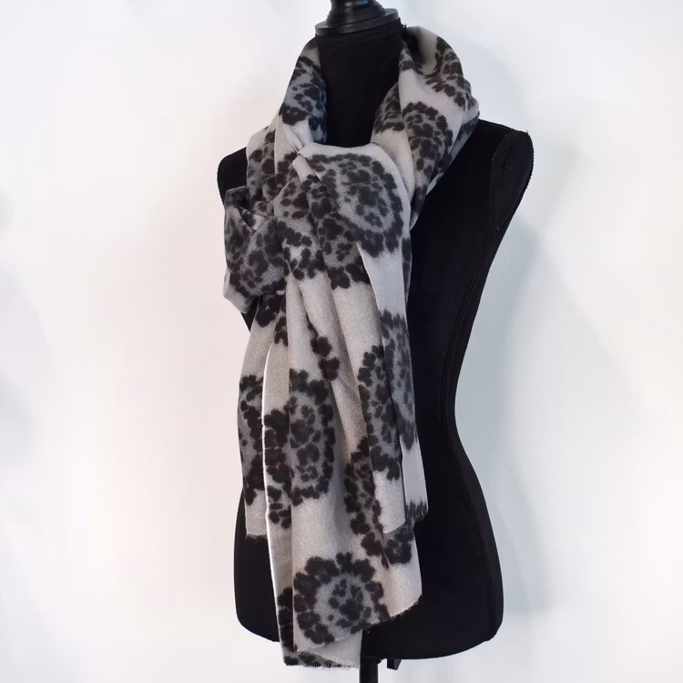 Halsduk Mönstrad GRÅ