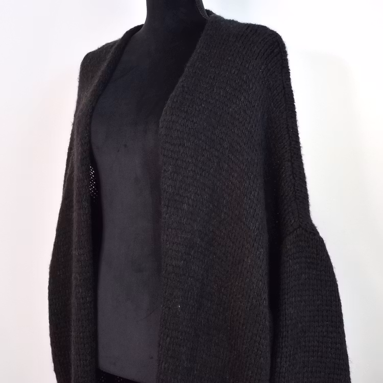 Stickad Kofta Over Sized SVART