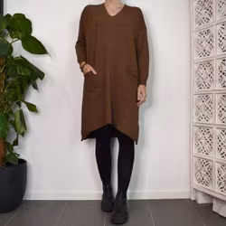 Finstickad klänning/tunika Lovi KAFFE - Mix By Heart