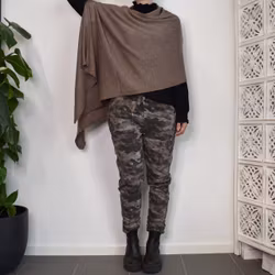 Finstickad Poncho TAUPE