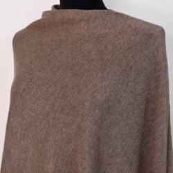 Finstickad Poncho TAUPE