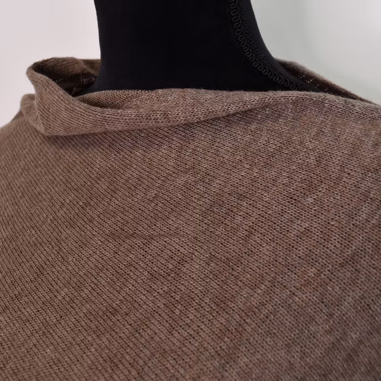 Finstickad Poncho TAUPE