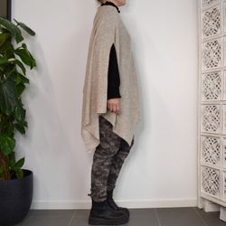 Finstickad Poncho BEIGE