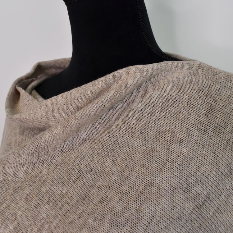 Finstickad Poncho BEIGE