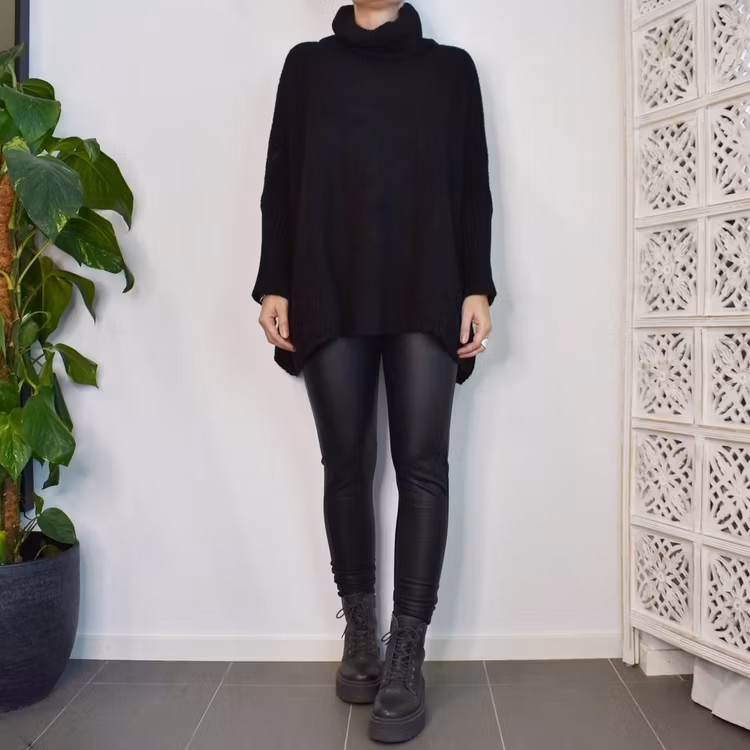 Stickad Polotröja Over Sized SVART