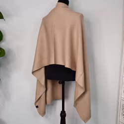 Finstickad halsduk BEIGE