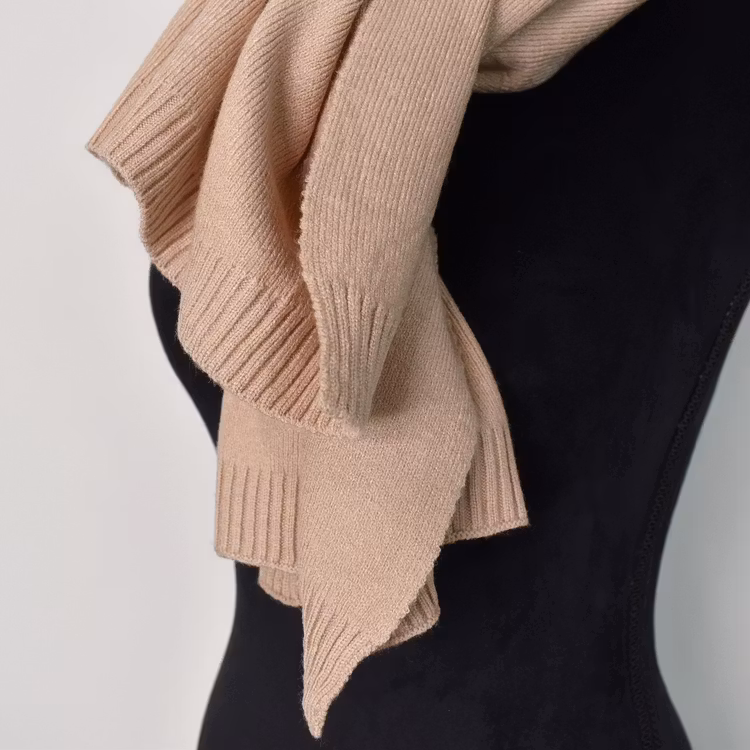 Finstickad halsduk BEIGE