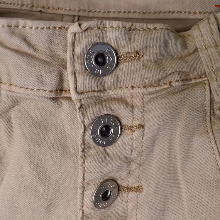 Jeans med knappar LJUS CAMEL - Place du Jour