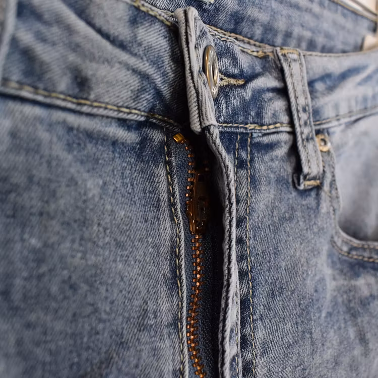 Korta Jeans med Fransar LJUS BLÅ - Place du Jour