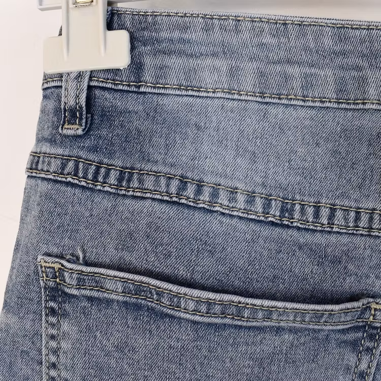 Korta Jeans med Fransar LJUS BLÅ - Place du Jour