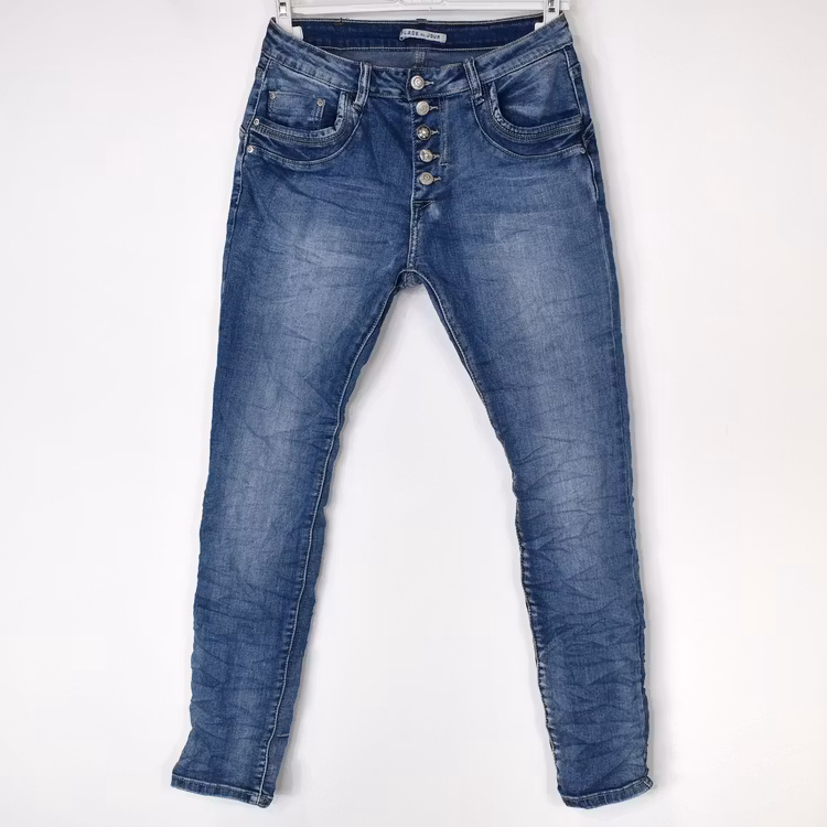 Jeans med dekorativa knappar BLÅ - Place du Jour