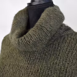 Stickad Polotröja med knappar KAKI